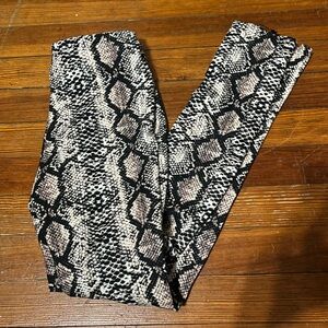 Forever 21 Black and Cream Snake Print Leggings